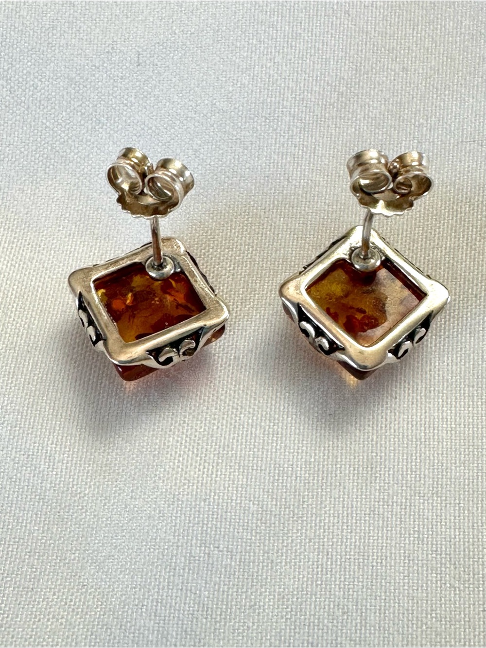 925 Sterling Silver Baltic Amber Cube Stud Earrings Honey Cognac - Picture 3 of 6